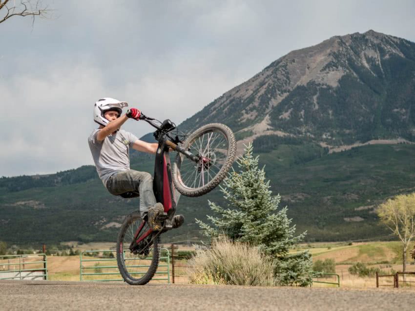 Optibike 推出全新碳纤维高性能电动自行车 - 复合材料网